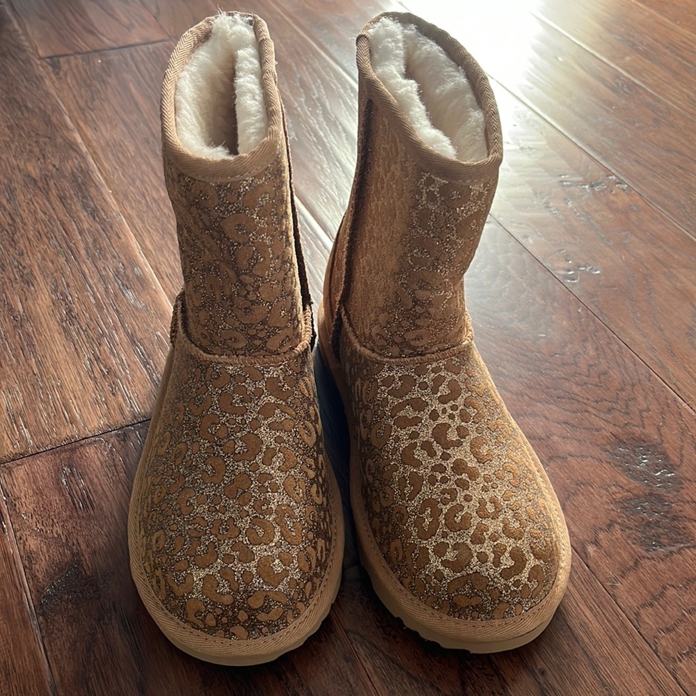 UGG Leopard bootie